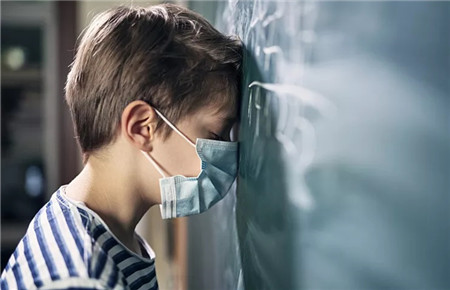 15歲男孩叛逆特別嚴重怎么辦