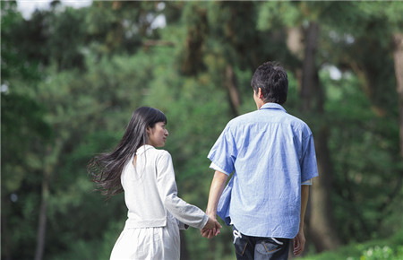 13歲女孩早戀怎么處理 13歲女孩早戀怎么處理