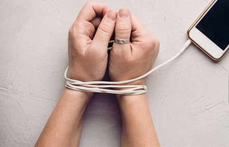 16歲的孩子迷戀手機怎么辦