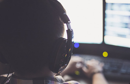 　13歲的孩子沉迷手機(jī)怎樣處理