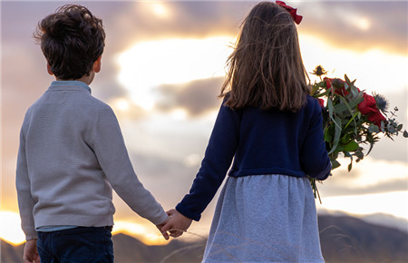 13歲孩子早熟早戀怎么辦