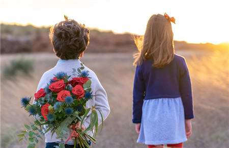 13歲女孩早戀怎么辦