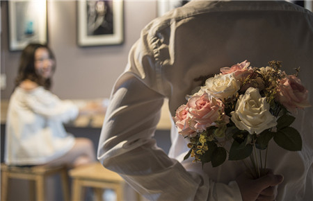 14歲女孩早戀家長(zhǎng)該怎么辦 14歲女孩早戀家長(zhǎng)該怎么辦