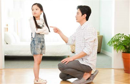 15歲男孩不喜歡說話是什么原因