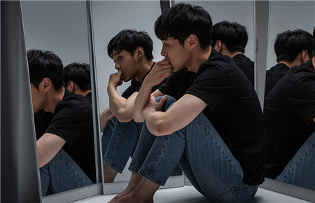 15歲男孩自卑怎么辦