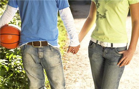 讀高中的女兒談戀愛了怎么辦