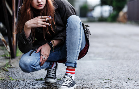 小孩偷錢撒謊是什么心理