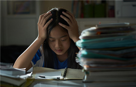 10歲女孩不寫作業怎么辦