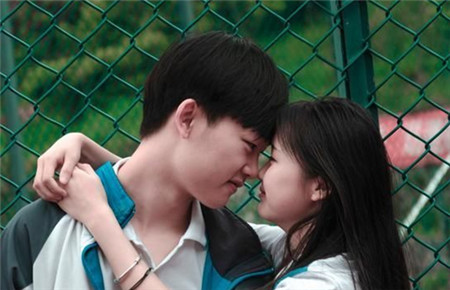 發(fā)現(xiàn)讀初三的兒子戀愛了怎么辦 發(fā)現(xiàn)讀初三的兒子戀愛了怎么辦