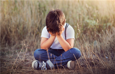 內(nèi)向的小孩子怎么改善