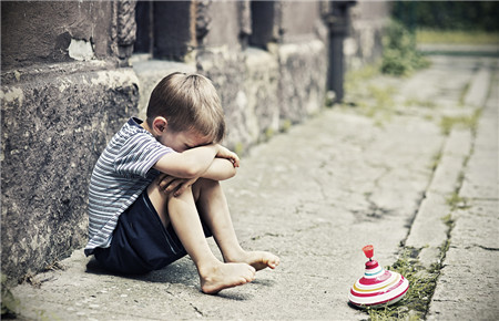 孩子內向不愛與人交流怎么辦 孩子內向不愛與人交流怎么辦