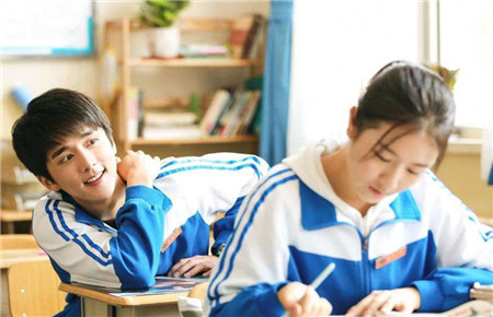 13歲女兒早戀怎么辦 13歲女兒早戀怎么辦