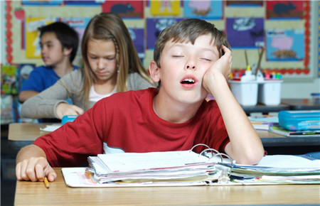 初中孩子叛逆不上學怎么辦