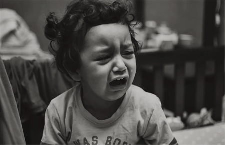 小孩易怒脾氣暴躁是怎么回事 小孩易怒脾氣暴躁是怎么回事