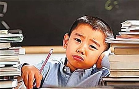 兒童叛逆不寫作業(yè)