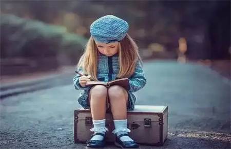 孩子虛榮心太強(qiáng)如何糾正