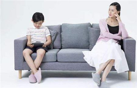 孩子不和別人交流