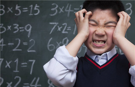 19歲小孩不上學干啥