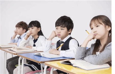 初中孩子玩游戲充錢怎樣教育