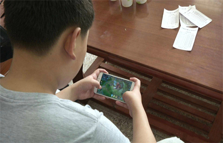 孩子叛逆沉迷手機怎么辦