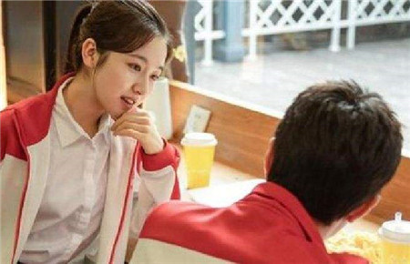 14歲小女孩早戀怎么辦