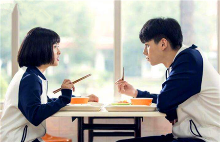 初一學生早戀問題怎么解決