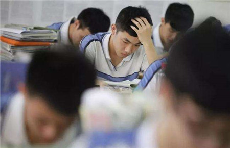 19歲小孩不上學干啥