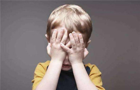 兒童內向膽小不愛說話