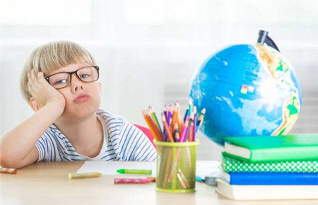 孩子放學回家不寫作業