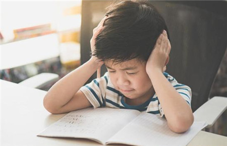 孩子放學回家不寫作業