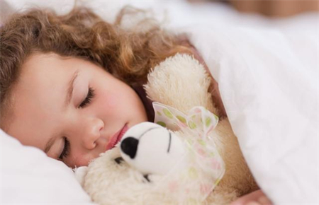 八歲小女孩叛逆怎么辦