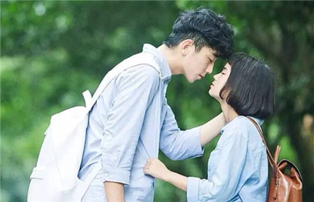 小孩早戀有那些表現(xiàn)