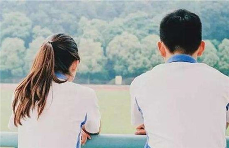 中學生早戀的危害有哪些? 中學生早戀的危害有哪些?