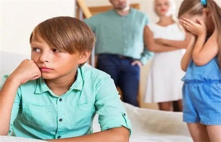 小孩叛逆期該怎么管教