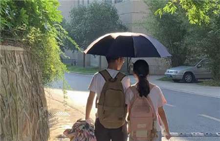 怎樣對待孩子早戀問題 