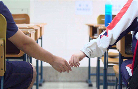 女生早戀的危害