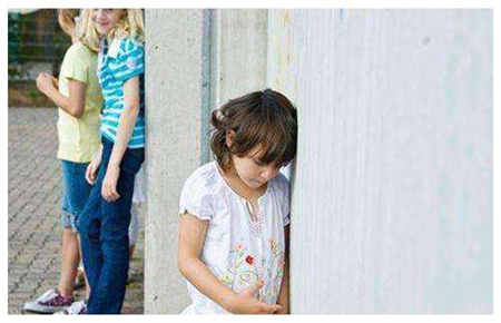 孩子性格過于內向膽小的危害 孩子性格過于內向膽小的危害