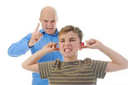 青春期的叛逆孩子的特點 青春期的叛逆孩子的特點