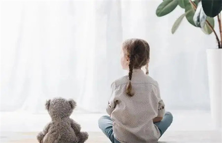 孩子自卑需要怎樣教育 孩子自卑需要怎樣教育