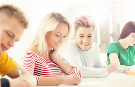 孩子早戀的主要原因 孩子早戀的主要原因