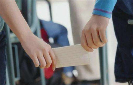 什么樣的孩子容易早戀 什么樣的孩子容易早戀