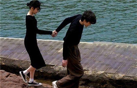 青少年早戀的特點