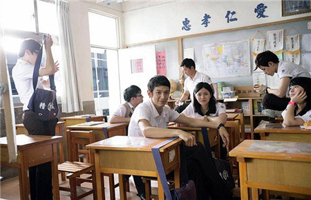 孩子早戀的主要原因