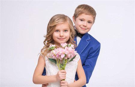 孩子早戀的常見表現