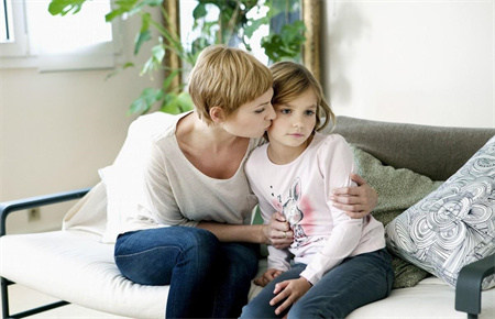 高一孩子早戀怎么教育