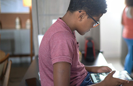 孩子手機成癮的不良影響 孩子手機成癮的不良影響