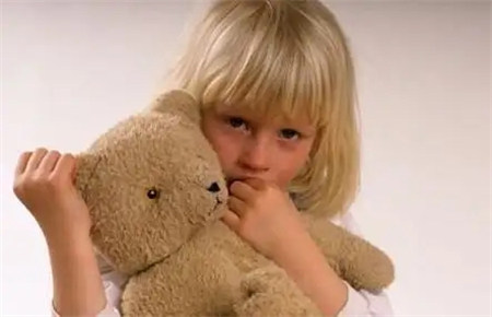 孩子膽小的征兆 孩子膽小的征兆