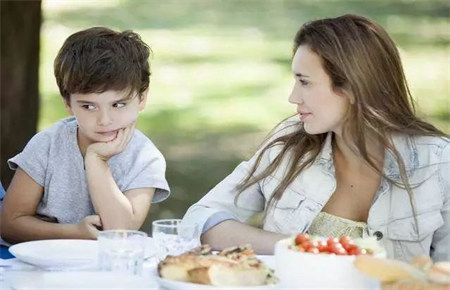 孩子膽小不自信的表現(xiàn) 孩子膽小不自信的表現(xiàn)