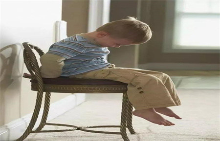 怎么對待膽小的孩子 怎么對待膽小的孩子