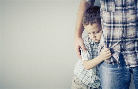 孩子膽小的信號 孩子膽小的信號